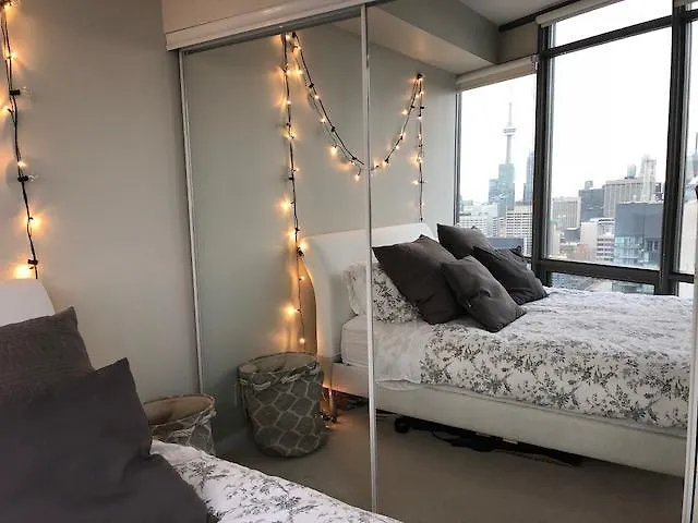 Cn Tower View - Furnished Apartmnets At Bay Street Canada