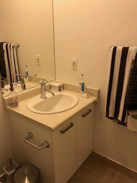 Cn Tower View - Furnished Apartmnets At Bay Street 0*, Toronto Canada